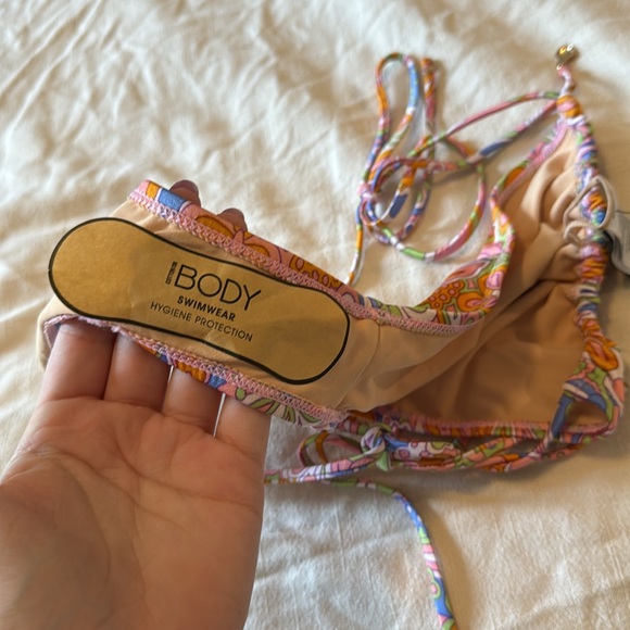 Bikini Bottoms - Picture 3 of 4